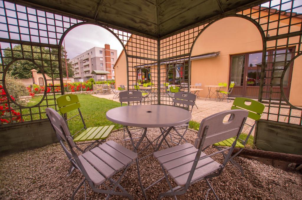 Kyriad Direct Roanne Hotel Esterno foto