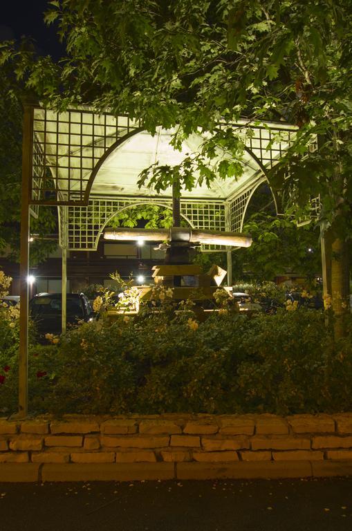 Kyriad Direct Roanne Hotel Esterno foto