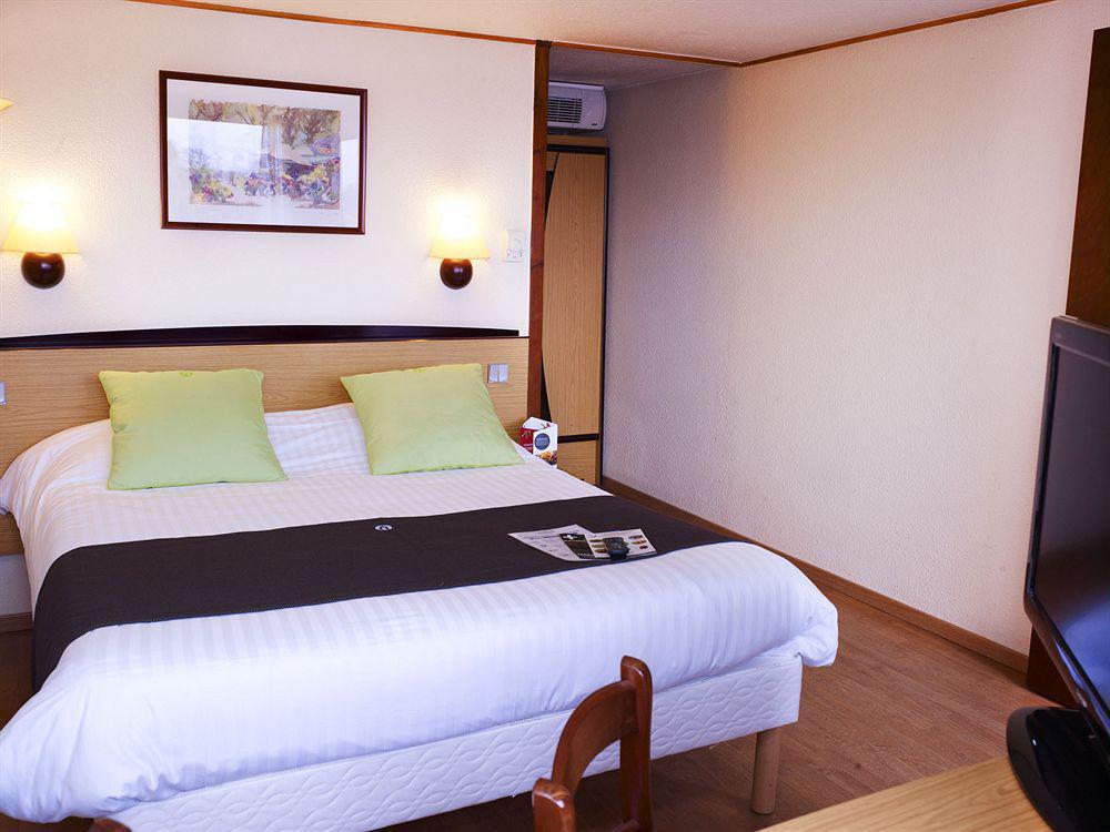Kyriad Direct Roanne Hotel Esterno foto